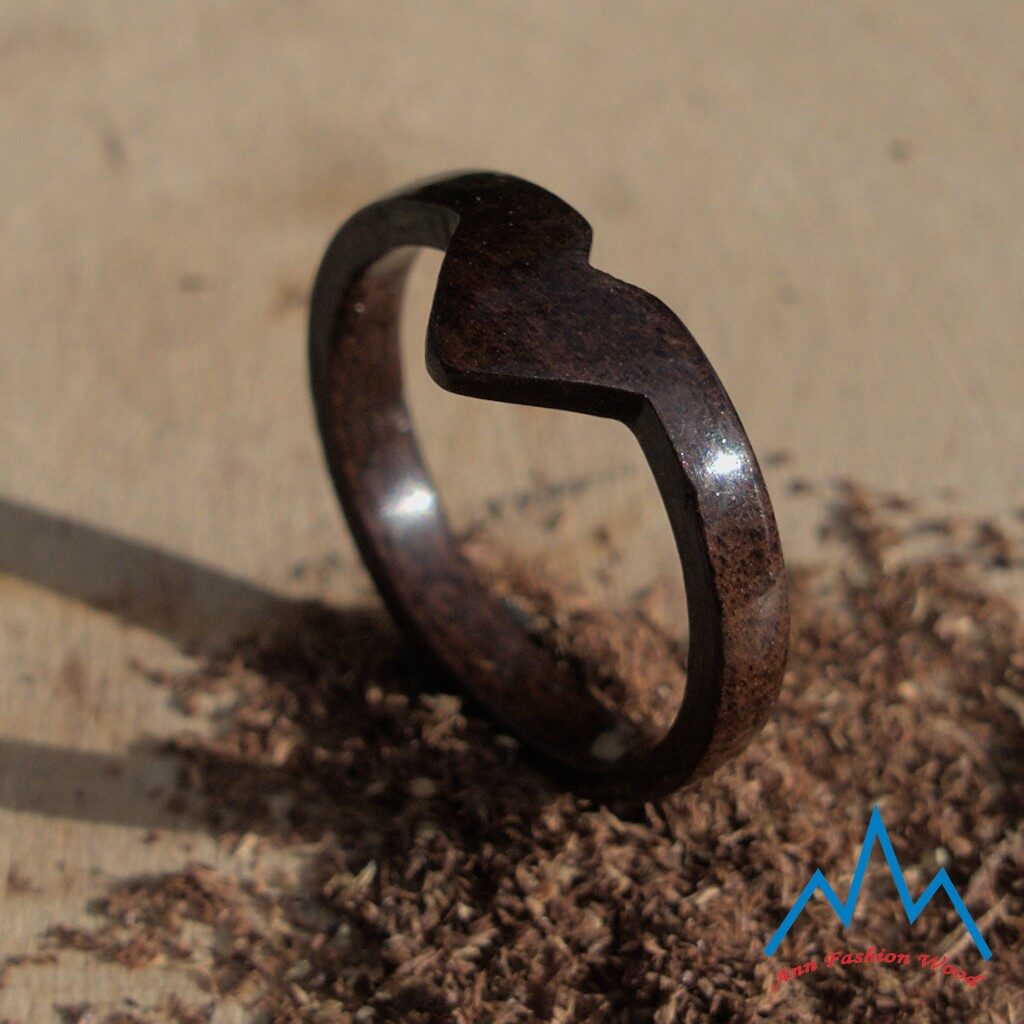 pierścionek drewniany Heart palisander Santos